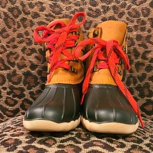 Maurices Duck boot 7 1/2